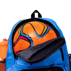 Bolsas de fútbol espaciosas para uso diario con asas resistentes y almacenamiento lateral. - Product Image 5