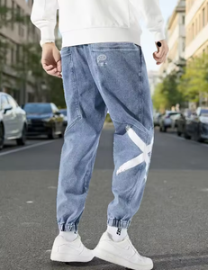 Pantalones jogger de mezclilla de verano para hombre – Jeans holgados hasta el tobillo con cintura con cordón - Product Image 2