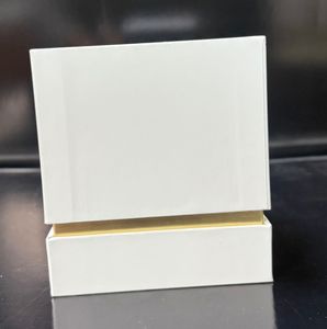 Caja de Presentación Cosmética Rígida Ecológica Personalizada con Laminado Mate, Grabado en Relieve y Forro de Esponja - Product Image 5