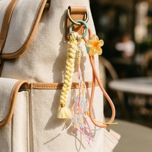 Llavero de cordón trenzado hecho a mano con colgante de flor y borla de cuentas, accesorios estéticos para mochila y bolso, conjunto de regalo amarillo - Product Image 5