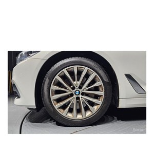 BMW Serie 5 530i Luxury Plus 2020, 77,273 km, Volante a la Izquierda, Caja de Cambios Automática, Asientos de Cuero, Cámara Trasera - Product Image 5