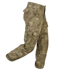 Los pantalones de camuflaje ligeros del uniforme turco están diseñados para brindar comodidad en climas cálidos, son transpirables y fáciles de usar durante mucho tiempo. - Product Image 1