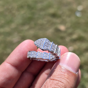 Anillo de eslabones cubanos con moissanita de corte redondo, estilo Iced Out, de plata de ley 925, anillo bypass, estilo Hip Hop, regalo de aniversario para esposo - Product Image 1