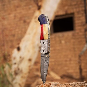 Couteau pliant utilitaire en acier Damas fait main de qualité industrielle UA Supplies, lame à pointe clip, manche drapeau USA, ouverture par glissement - Product Image 5