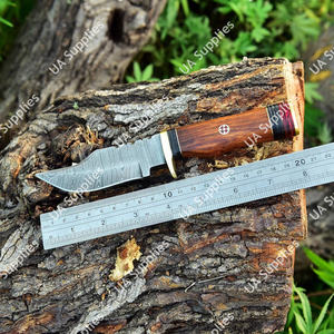 Couteau de chasse tactique EDC en acier Damas ultra-affûté de haute qualité, manche en bois de rose et laiton, fabrication OEM/ODM, vente directe usine, faible MOQ - Product Image 5