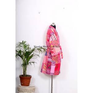 Robe de chambre kimono en soie indienne multicolore, style Kantha, vente en gros, vêtements de nuit, couleur rose, robe longue patchwork faite à la main - Product Image 5