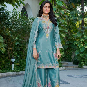 Traje Chinon de talla única con pantalón palazzo cosido, con trabajo de Dhaga y lentejuelas, para uso indio y pakistaní. - Product Image 1