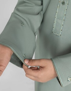 Conjunto de Kurta Tradicional de Algodón para Niños, Color Verde Menta, Corte Regular, Largo hasta el Tobillo, Estilo India-Pakistán, para Todas las Temporadas - Product Image 3