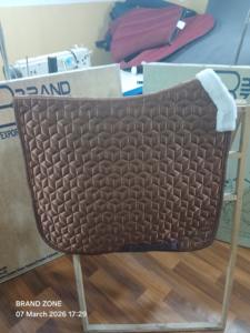 BRAND ZONE Tapis de selle matelassés personnalisés avec logo de marque, accessoires pour chevaux, tapis de selle, numnah, équipement équestre, équitation - Product Image 6