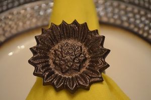 Anillo para Servilletas con Diseño de Girasol, de Aluminio Fundido, Ecológico, Moderno, para Decoración de Mesa en Bodas, Hogares y Hoteles - Product Image 3