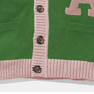 Cárdigan Verde de Punto para Hermandades y Fraternidades, Bordado con Letra Griega Rosa, Cuello en V, de Algodón Grueso y Felpa, para Hombre y Mujer - Product Image 3