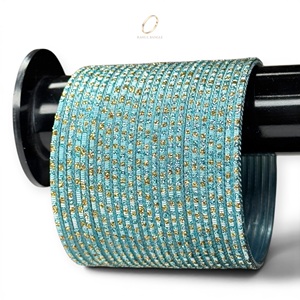 Venta al por Mayor, Diseño 2026, Precio Bajo, Elegantes Brazaletes Apilables de Acero Inoxidable Azul, Juego de Brazaletes Modernos con Baño de Oro y Piedras de Cristal para Mujer - Product Image 1