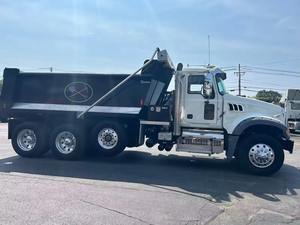 Camion tracteur poids lourd 6x4 diesel, tête de semi-remorque 10 roues, pour le transport logistique de charges lourdes - Product Image 3