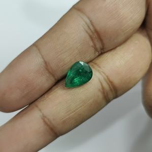 Esmeralda verde de 2.80 quilates, forma de pera, de Zambia, piedra preciosa suelta, tabla Ratti 3.25 - Product Image 1