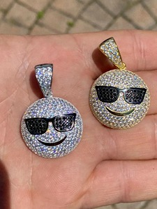 Elegantes Gafas Personalizadas con Diamantes de Moissanita para Colgante, Plata 925, Estilo Minimalista, Certificación IGI/GRA, Chapado en Oro - Product Image 5