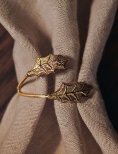 Minimalist Metal Napkin Ring Perfect For Everyday Dining Use With Smooth <b>Edges</b> And Polished Surface Finish - Product Image 3