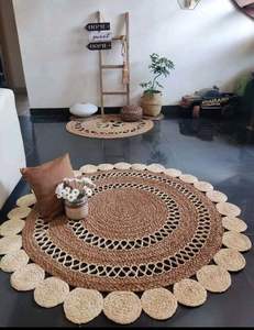 Tapis en jacinthe d'eau faits à la main et durables - Tapis rond de style bohème écologique avec support en fibres naturelles pour usage domestique et commercial - Product Image 3