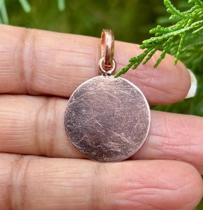 Collar de Cobre Hecho a Mano de Lujo, con Diseño de Pergamino, Personalizado, en Tono Dorado, Regalo Promocional Original para el Día del Padre - Product Image 1