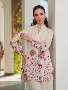 Ensemble de costume élégant en coton extensible avec dupatta, idéal pour les festivals, mariages et fêtes, disponible à la vente directe d'usine. - Product Image 4