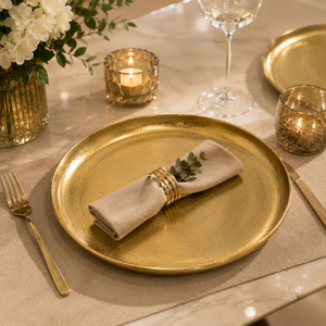 Assiette de Présentation Ronde Dorée Tendance en Métal Massif, Faite à la Main, pour Mariages – Vaisselle Élégante et Adorable pour la Table - Product Image 1