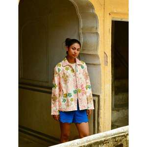 Veste Suzani de luxe pour femme, rose pâle, broderie florale verte, style ethnique, manteau décontracté pour l'hiver - Product Image 2