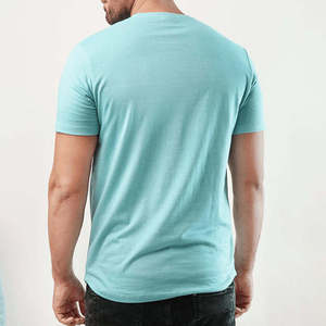 เสื้อยืดคอกวีทรงเข้ารูปแขนสั้นสำหรับผู้ชาย สีพื้น ผ้าคอตตอนเจอร์ซีย์ สวมใส่สบาย ระบายอากาศได้ดี ความยาวปกติ - Product Image 5