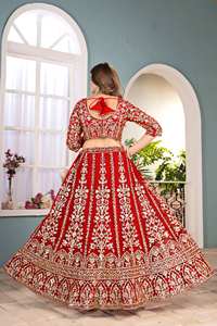 Traje Étnico Indio de Lujo: Lehenga Choli de Malla con Bordado Pesado y Lentejuelas, Precio Bajo, Materiales Reciclados, Ideal para Diwali - Product Image 5