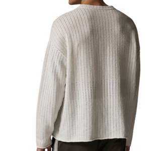 T-shirt à manches longues en crochet blanc pour homme, col rond, coton texturé, streetwear décontracté, haut tendance pour tous les jours - Product Image 5