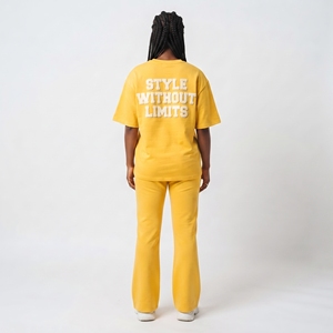 Ensembles de survêtements pour hommes en gros, personnalisés avec t-shirt imprimé, coupe ample, t-shirt imprimé surdimensionné et pantalon de survêtement évasé - Product Image 2