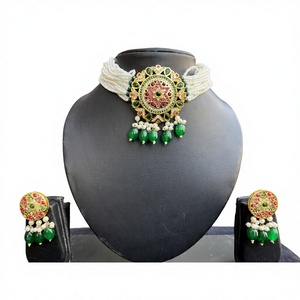 Ensemble de colliers multicolores en laiton de style indien pour femmes, bijoux ethniques indiens de qualité export. - Product Image 1