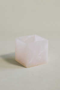 Porte-bougie en onyx rose, cube de marbre de 80 mm, support décoratif résistant à la chaleur pour bougies coniques, votives et en forme de pilier - Product Image 2