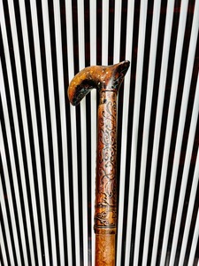 Bastón de Madera Grabado con Cuero, Multifuncional, Plegable en 3 Partes, 37 Pulgadas (Aprox.) Artesanía de Diseño Folclórico, TESORO DEL MUNDO ANTIGUO - Product Image 3