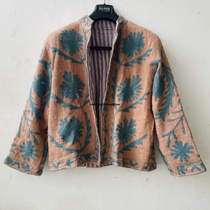 Chaqueta de algodón Suzani hecha a mano en India, chaqueta corta bordada a mano, abrigo unisex, chaqueta corta Suzani hecha a mano - Product Image 2