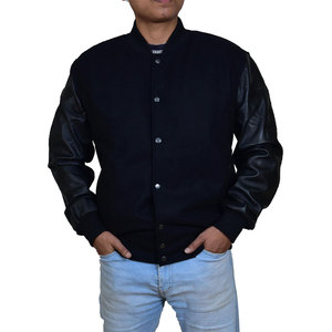 แจ็คเก็ตวาร์ซิตี้ขนสัตว์สั่งผลิตจำนวนมาก รับผลิตแบบ OEM/ODM แจ็คเก็ตฤดูหนาวคุณภาพสูงมีฮู้ดพร้อมโลโก้ด้านหน้าสำหรับทีม สีดำ - Product Image 1