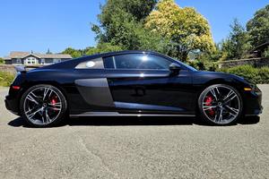 รถยนต์<span class=keywords><strong>มือสอง</strong></span>ที่เชื่อถือได้ ปี 2022 <span class=keywords><strong>Audi</strong></span> <span class=keywords><strong>R8</strong></span> V10 Performance Coupe Quattro - Product Image 4