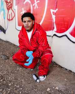 ชุดเซ็ตเสื้อฮู้ดดี้และกางเกงจ็อกเกอร์ทรงขาบานพิมพ์ลายสกรีนผ้าไหมแบบสั่งทำพิเศษสำหรับผู้ชายและผู้หญิง สไตล์สตรีทแวร์ทรงโอเวอร์ไซส์ - Product Image 5