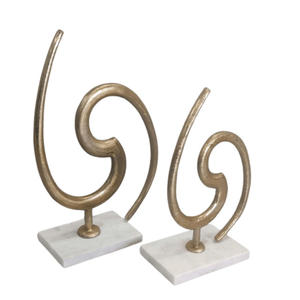 Esculturas Metálicas Modernas de Lujo Hechas a Mano - Arte de Mesa de Diseño para Graduaciones, Cumpleaños y Bodas, Disponibles al por Mayor - Product Image 3