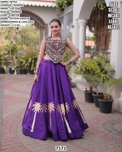 Ensemble Lehenga Choli indien traditionnel jaune brodé, longueur au sol, tenue ethnique pour femme avec travail Kutchi Gamthi, tailles S M L XL - Product Image 6