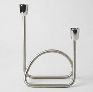 Porte-bougie en métal argenté poli à 2 bras, base en arche incurvée, porte-bougie moderne pour table, décoration d'intérieur - Product Image 1