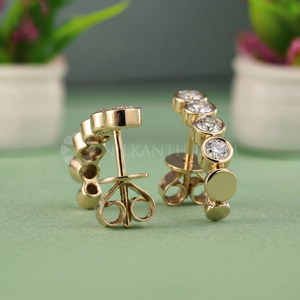Boucles d'oreilles élégantes en or jaune avec diamants de laboratoire taille ronde pour mariage et fiançailles pour femmes - Product Image 4