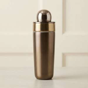 Shaker à cocktails élégant en bronze avec un dessus en bois unique ajoute un charme vintage à votre bar à domicile pour les fêtes et les mariages. - Product Image 2