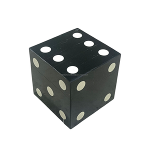 Juego de Dados de Resina Sólida Extra Grandes para Juegos al Aire Libre, Campamento, Actividades en el Patio Trasero y Decoración de Jardín - Product Image 1