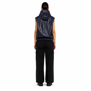Chaleco de piel de cordero personalizado al por mayor para mujer, sin mangas, con capucha, azul marino medianoche, minimalista, con adornos de anillos, OEM - Product Image 2