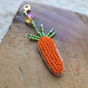 Handmade Beaded Carrot Keychain Cute <b>Vegetable</b> <b>Bag</b> Charm Mini Pendant Key Ring Gift Custom Logo Wholesale Supplier - Product Image 1