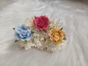 Gajra de Flores de Jazmín y Rosa Hecha a Mano, Accesorio para el Cabello de Novia, Decoración para Haldi, Sangeet, Eid, Onam, Pongal - Product Image 3