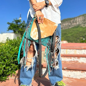 Sac à bandoulière en cuir de fourrure de style occidental unique pour femmes sac latéral en cuir de fourrure usiné de couleur en relief pour femmes - Product Image 3