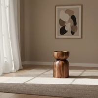 Tabouret en teck fait main Dam, design minimaliste contemporain avec finition naturelle écologique pour la décoration intérieure, les complexes hôteliers et les cafés