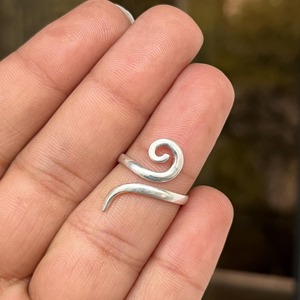 Minimalist <b>925</b> <b>Silver</b> <b>Ring</b> With Spiral Design Unisex Everyday Wear - Product Image 2