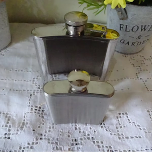 10. Botella de Agua Reutilizable Ecológica de Acero Inoxidable con Diseño a Prueba de Fugas - Product Image 1