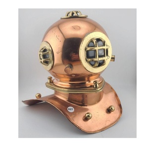 Casque de plongée en cuivre, accent héritage marin pour la décoration nautique, les environnements côtiens et la présentation de collection - Product Image 4